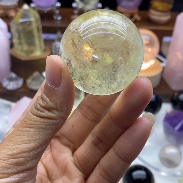 水晶摆件未镶嵌黄水晶球42m m