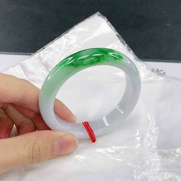 乐***乐翡翠未镶嵌手镯圈56.6。19036