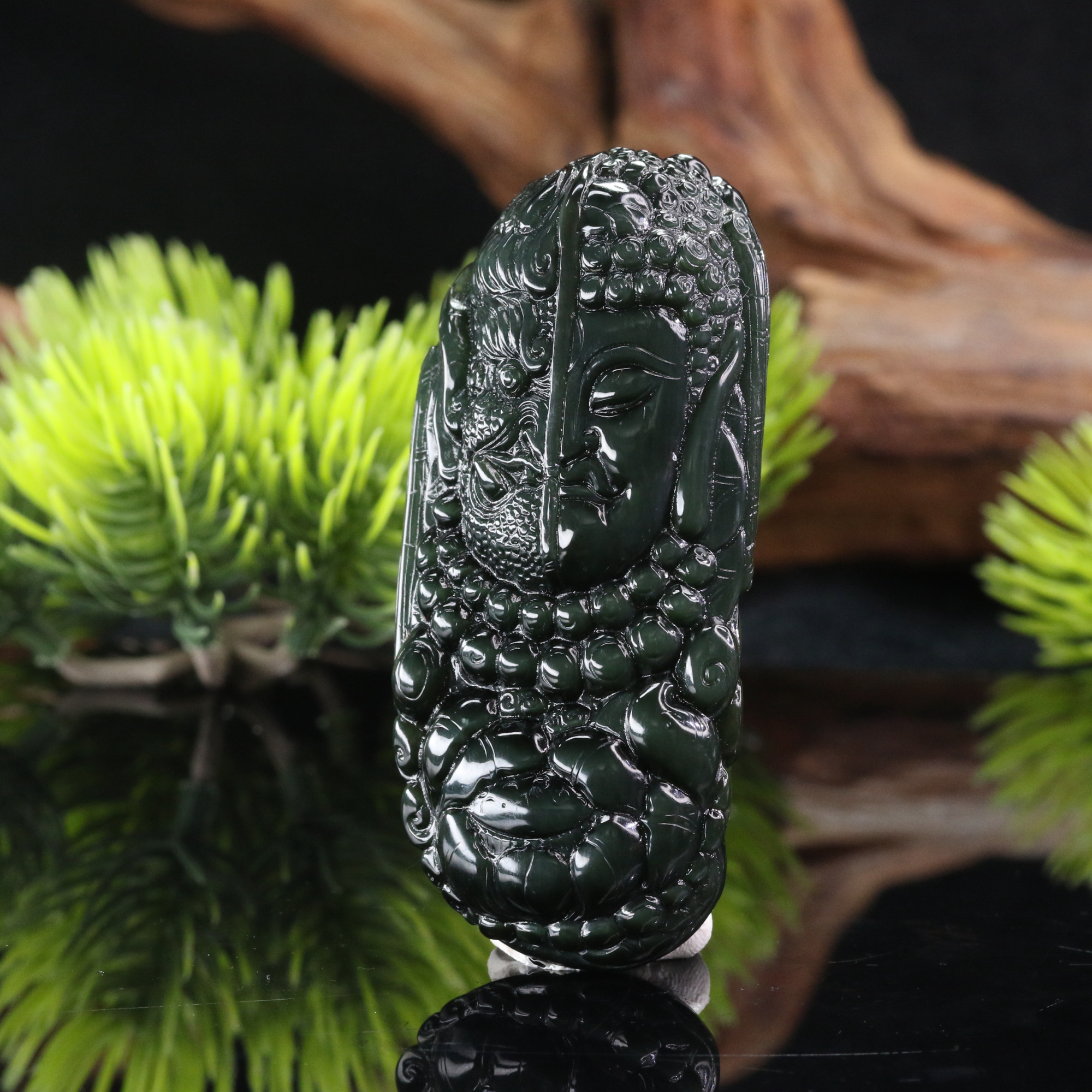 15和田玉碧玉黑猫一念之间（谭兆威作）/801362上海嘉禾拍卖