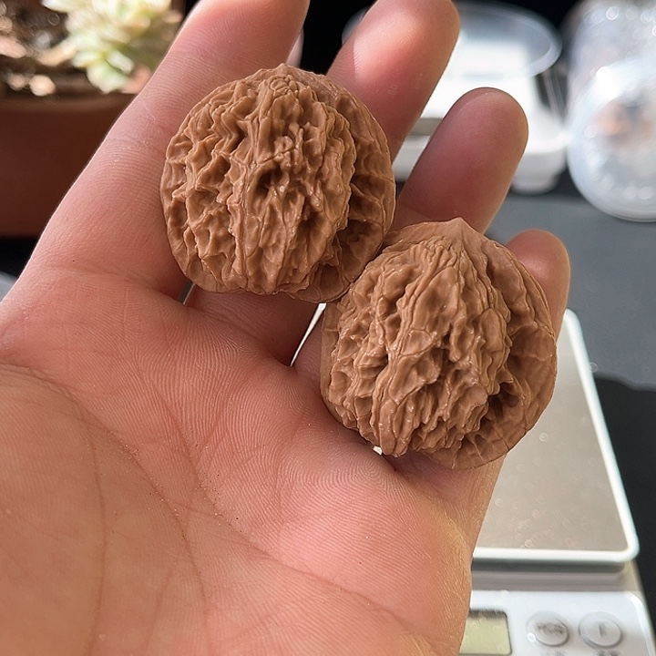 文玩核桃把件蟠龙纹
