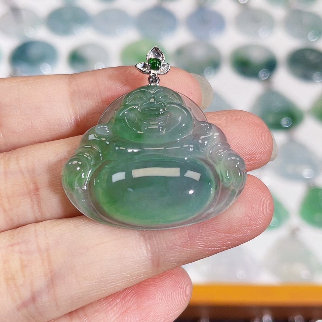 颈饰18K金镶嵌翡翠吊坠