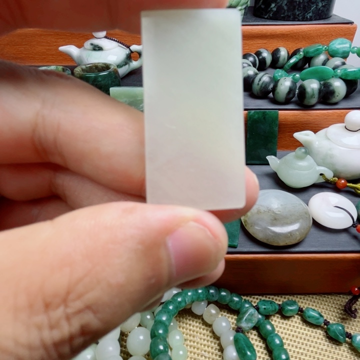 独山玉未镶嵌珠宝半成品