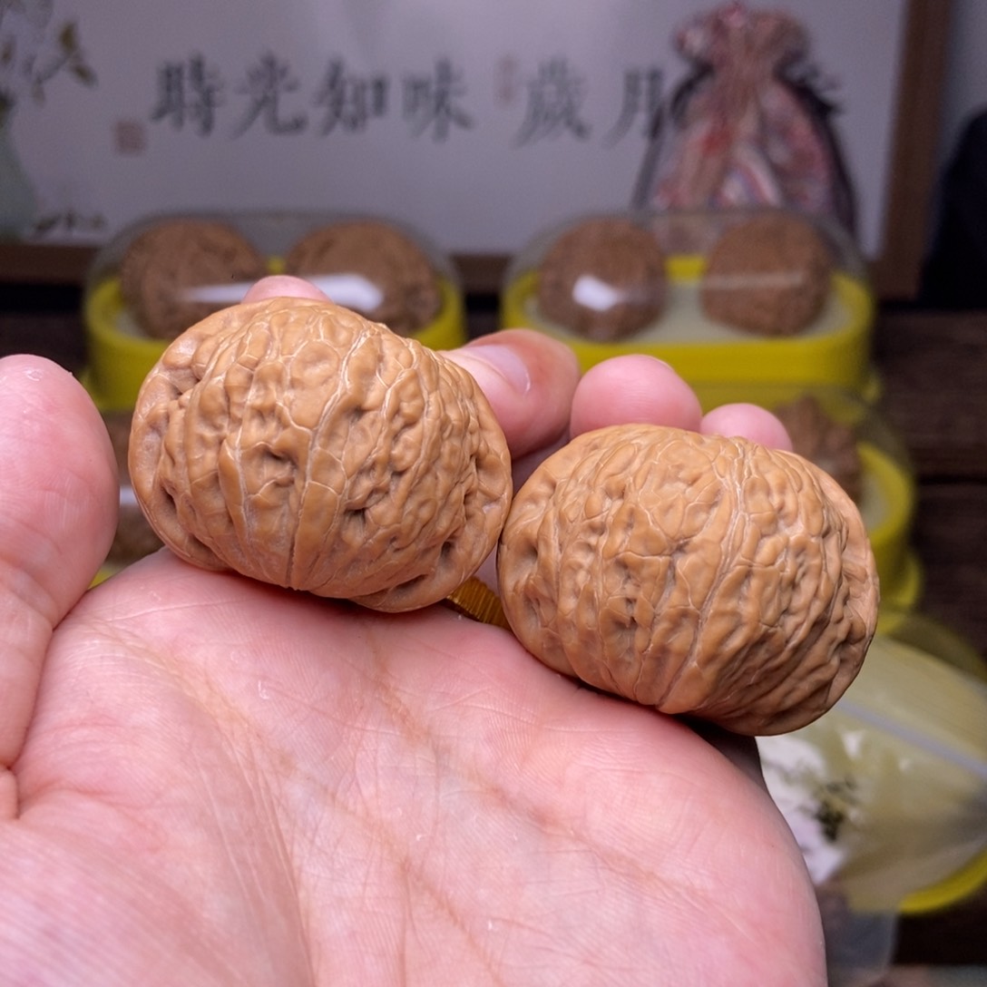 文玩核桃吊坠余*头39尺铁锤蟒皮纹原树一代码1725