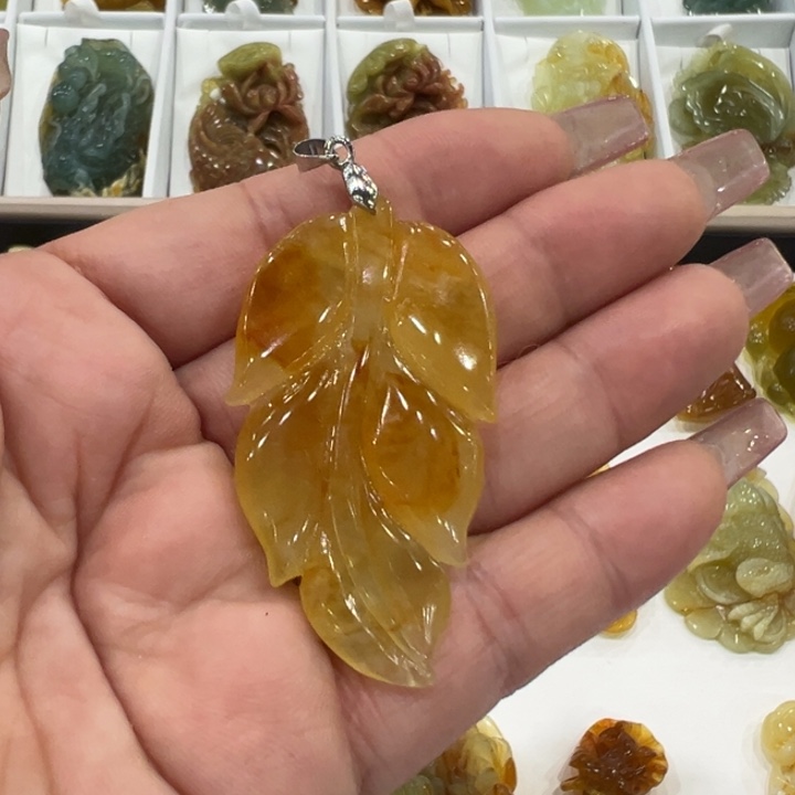 蛇纹石玉合金颈饰