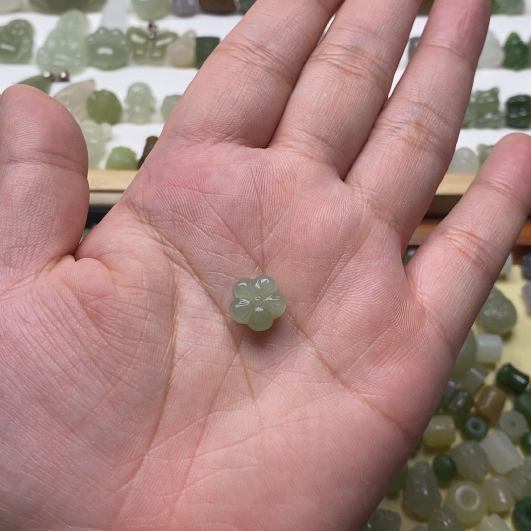 愛***睛颈饰未镶嵌和田玉