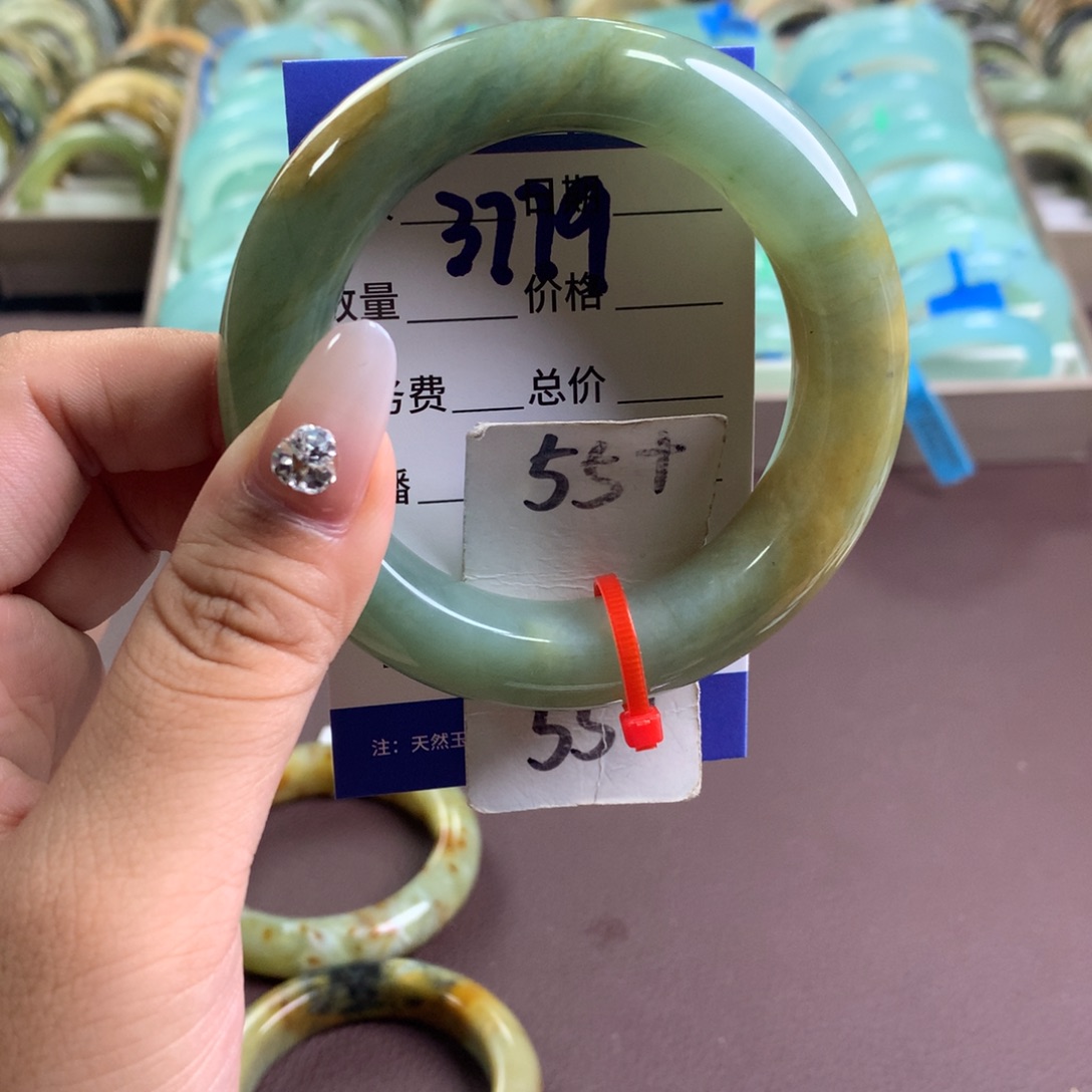 蛇纹石玉未镶嵌手镯3779