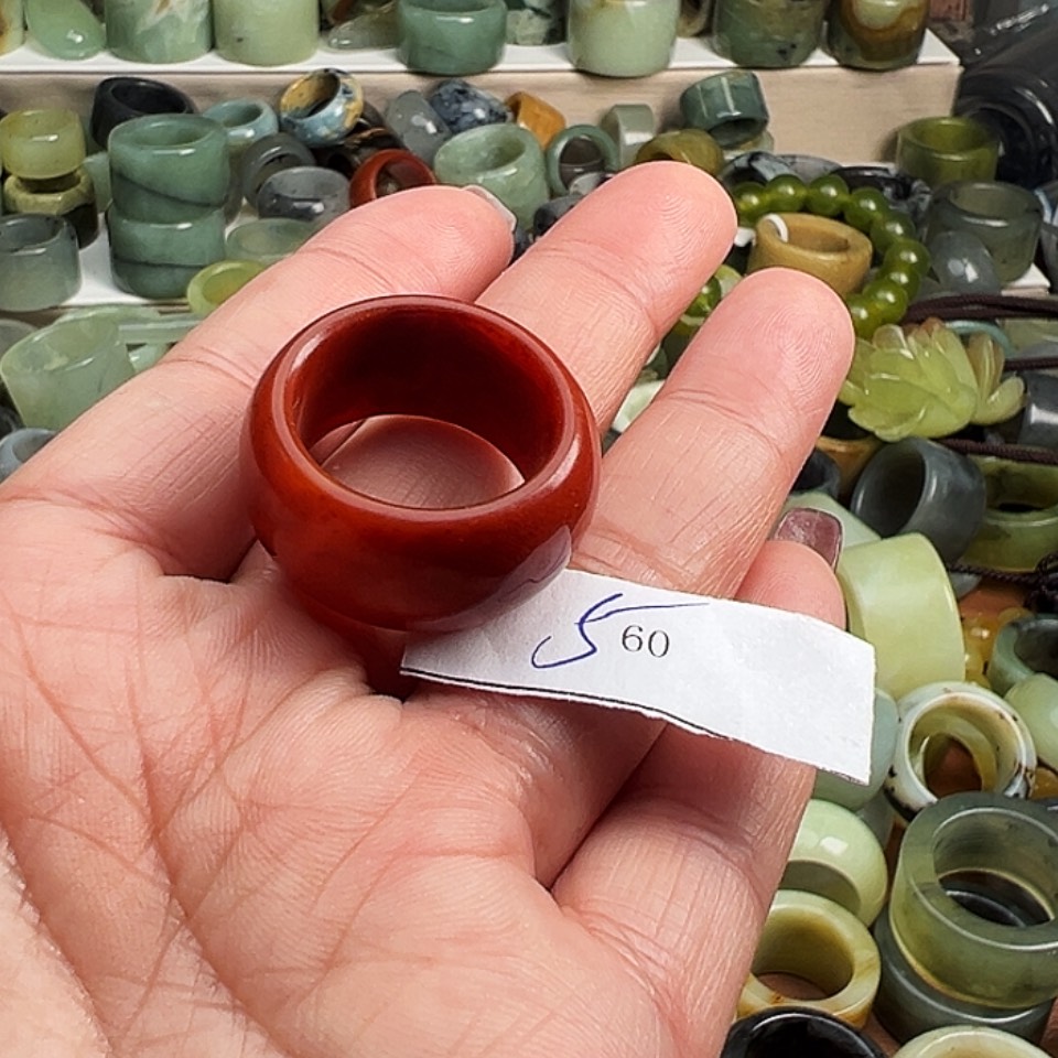 【闪购商品】未镶嵌蛇纹石玉戒指何**法