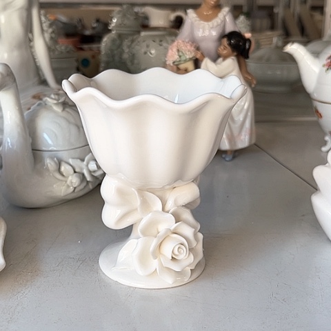 白瓷对*度高脚杯一个