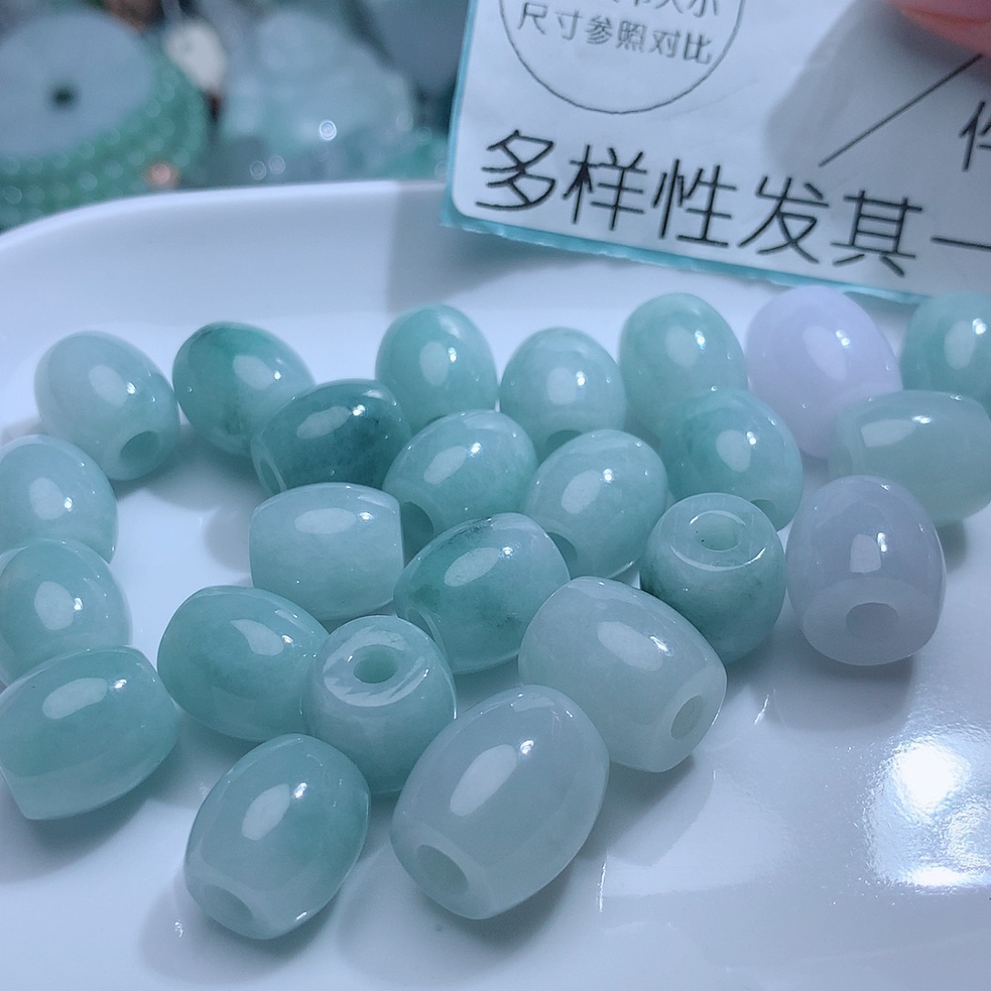 翡翠颈饰未镶嵌3669。