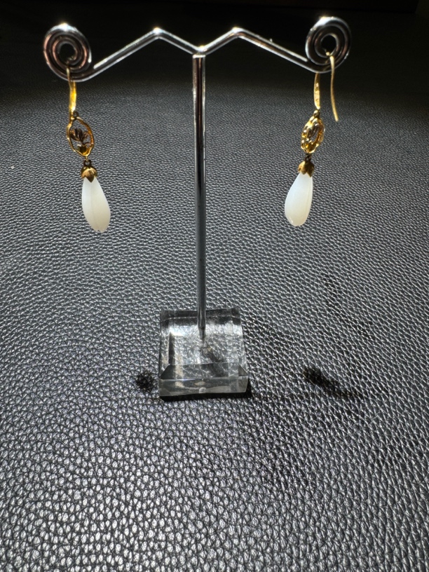 和田玉玉兰花耳坠，18K金镶嵌