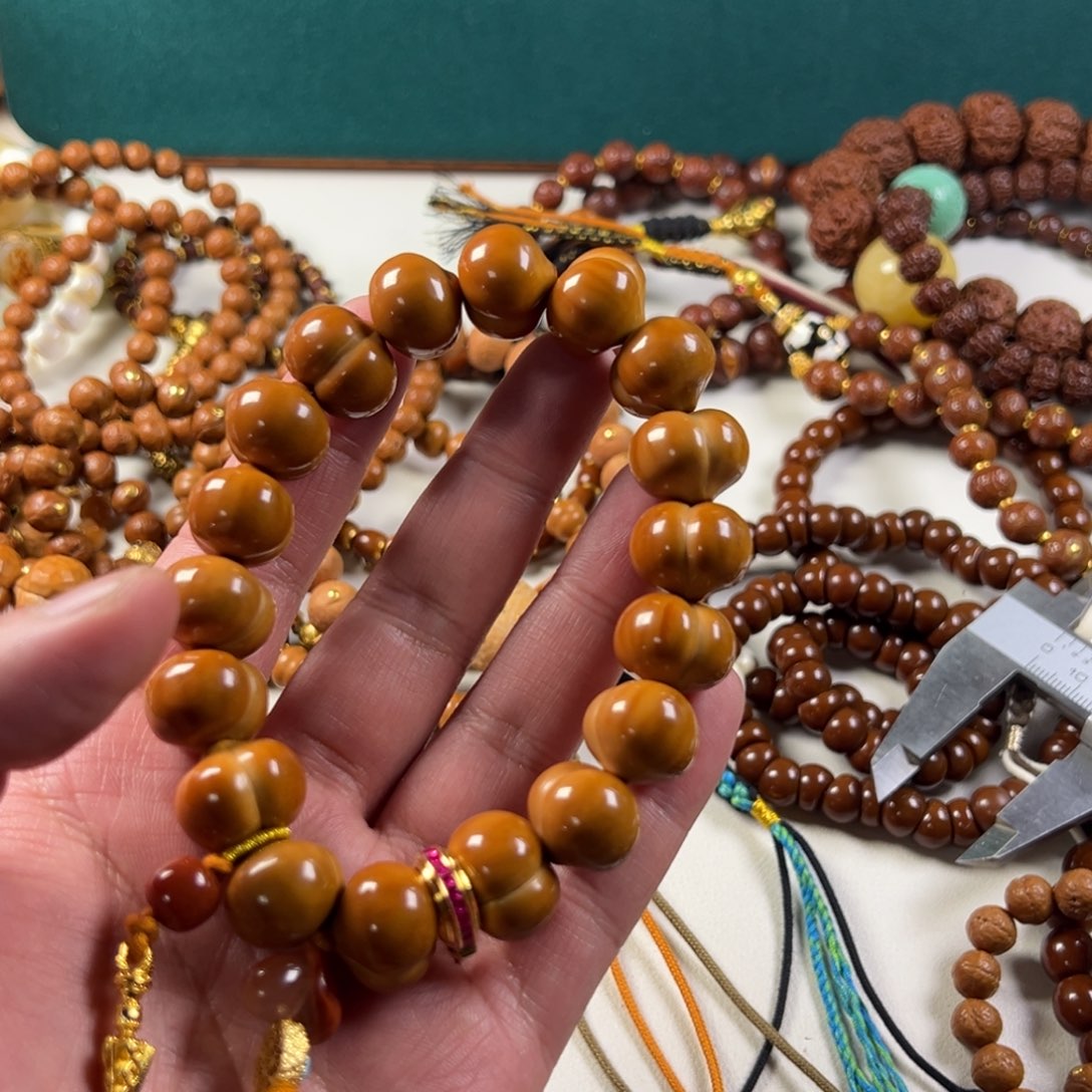 吊坠猴头核桃。。。。。。。。。。。