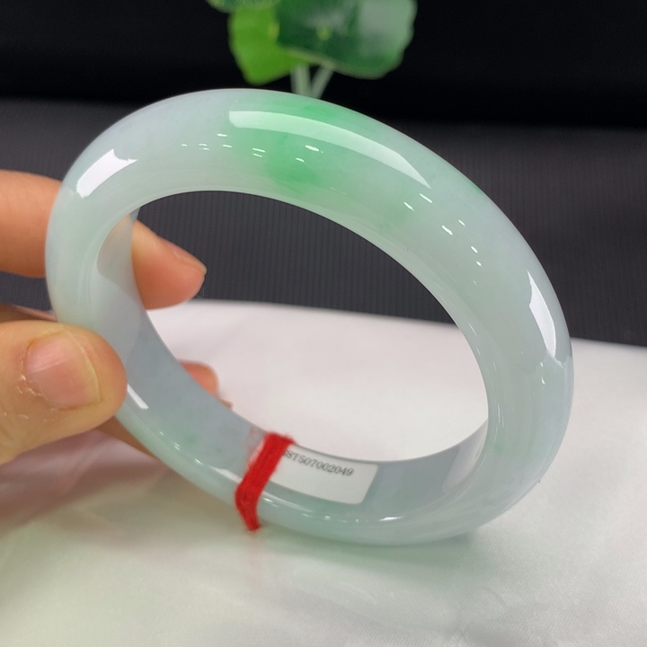 翡翠未镶嵌手镯正圈57