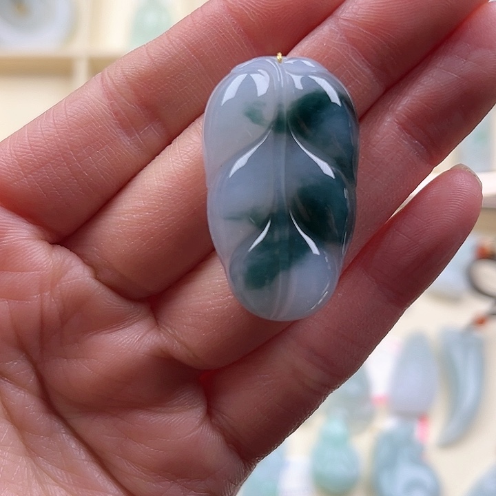 翡翠颈饰未镶嵌一****生天然