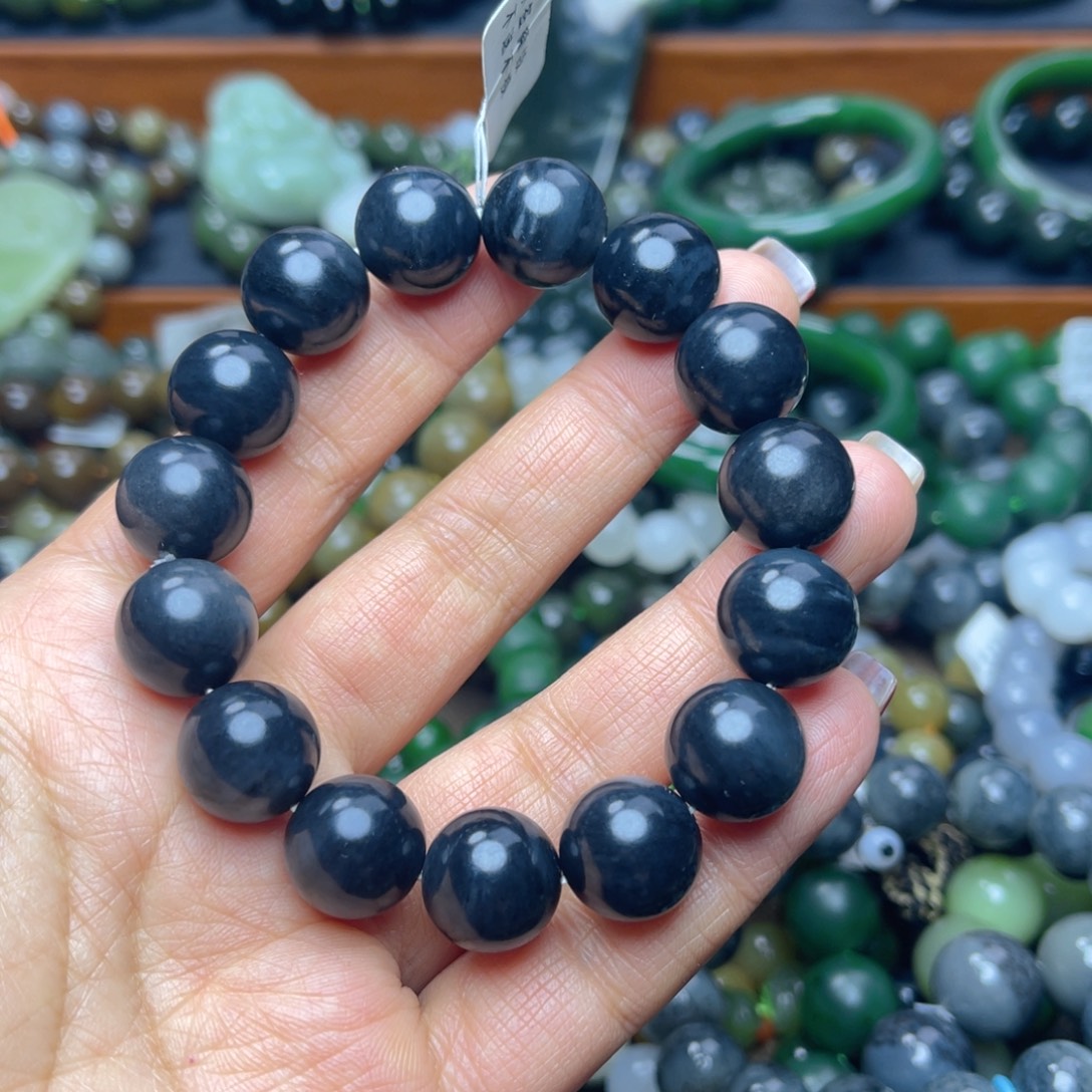 W***P和田玉未镶嵌手链