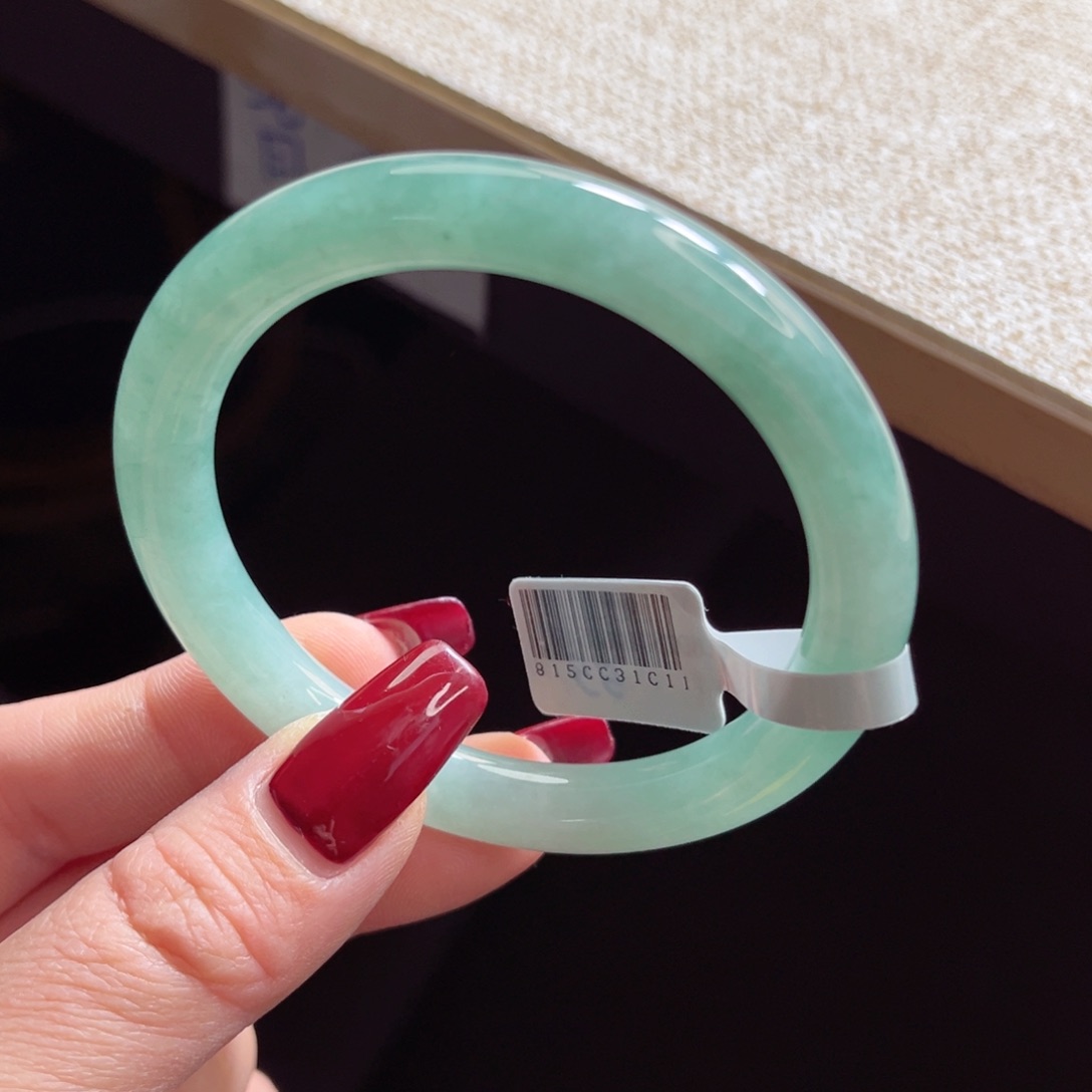 翡翠手镯未镶嵌手镯