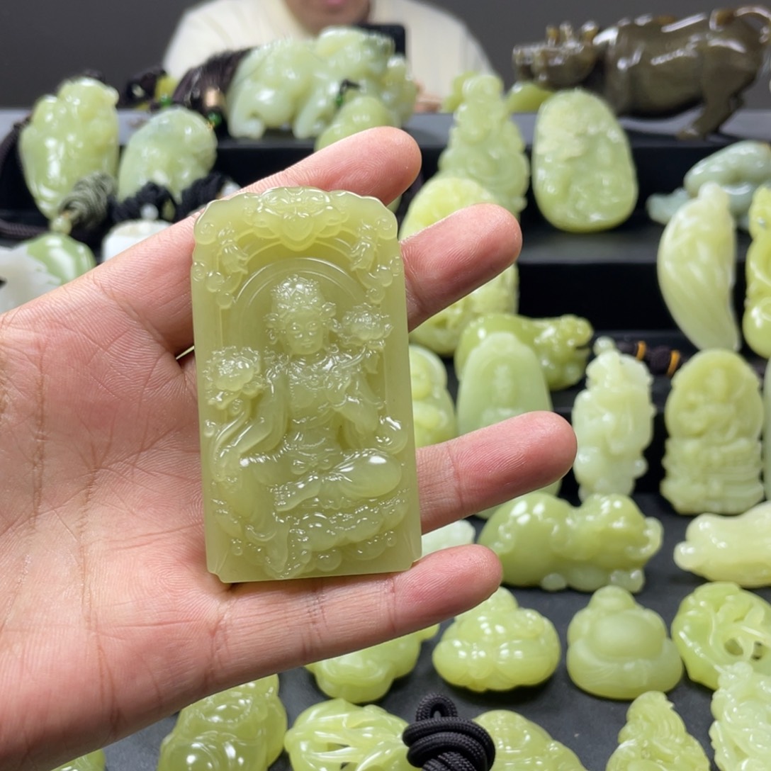 和田玉未镶嵌颈饰