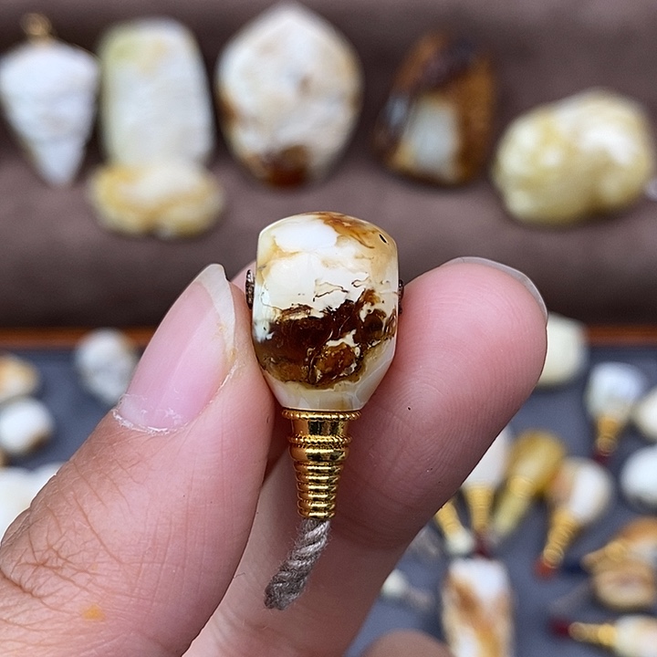 琥珀裸石未镶嵌12三通z77