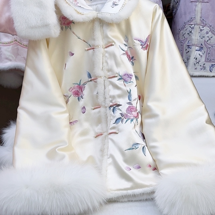 鸡***饭织绣真丝黑色棉服