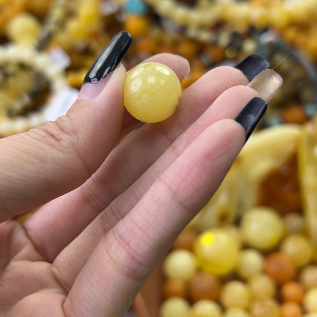 琥珀珠宝奇石未镶嵌