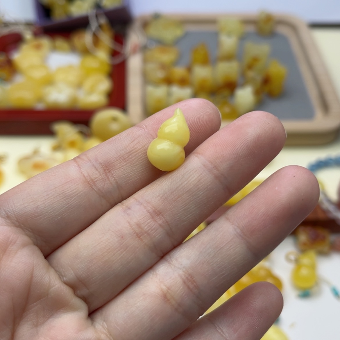 【闪购商品】蜜蜡裸石未镶嵌配饰