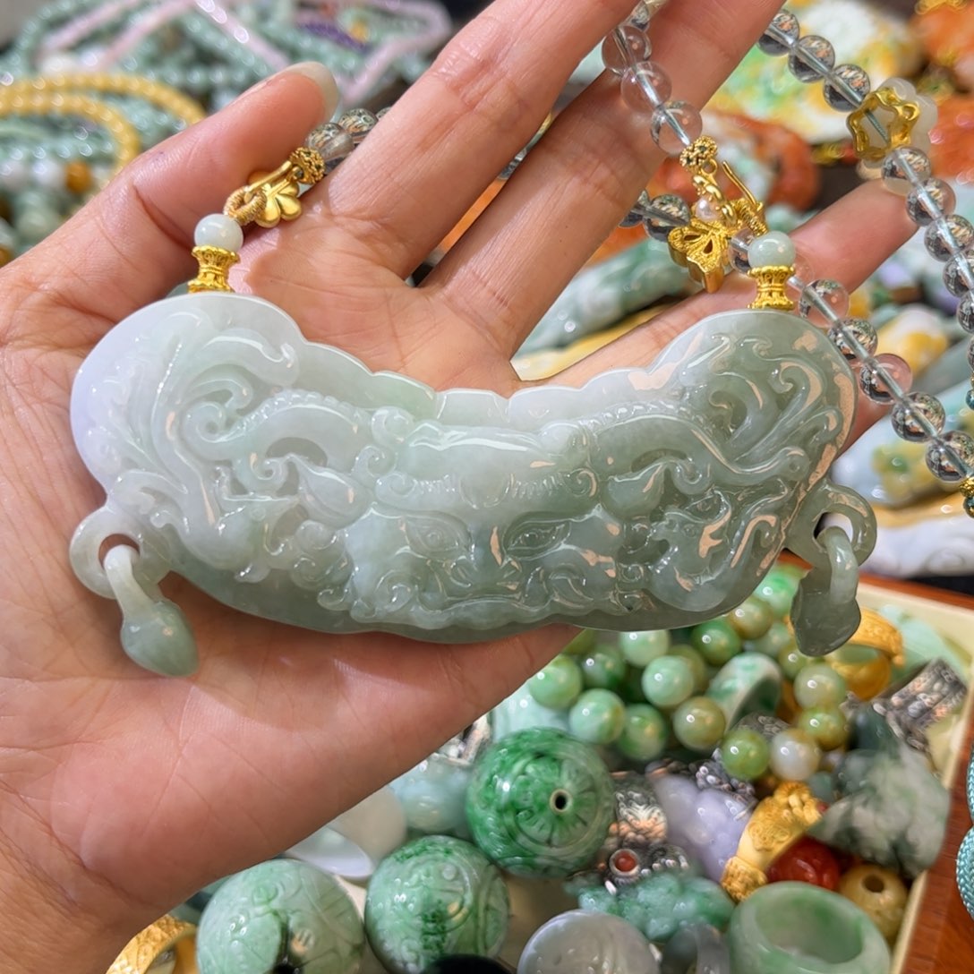 翡翠颈饰未镶嵌待编款