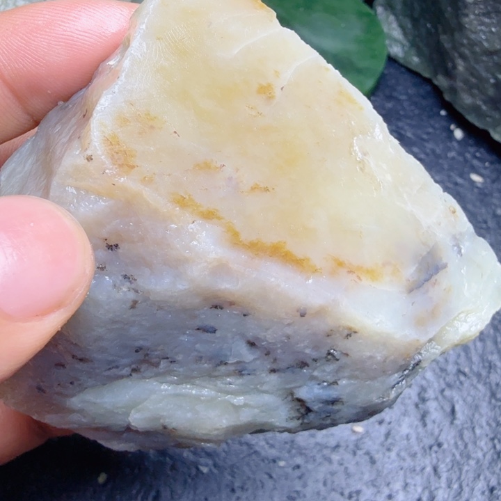 和田玉（糖玉）未镶嵌珠宝奇石