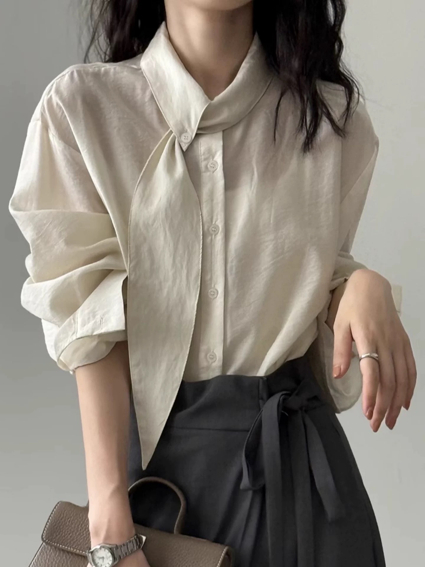 韩系围巾领长袖衬衫女秋季设计宽松通勤法式小资小衫