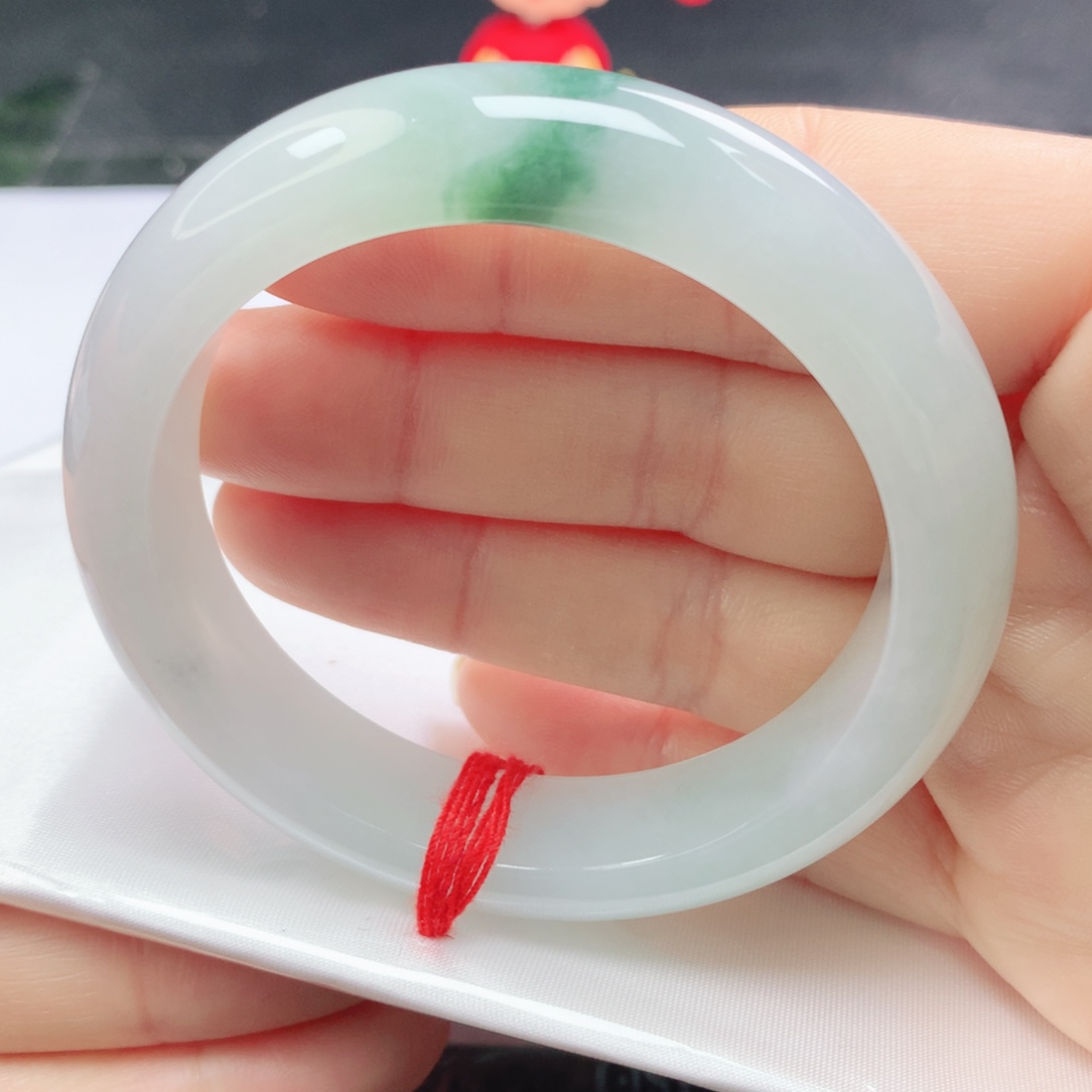 翡翠未镶嵌手镯正