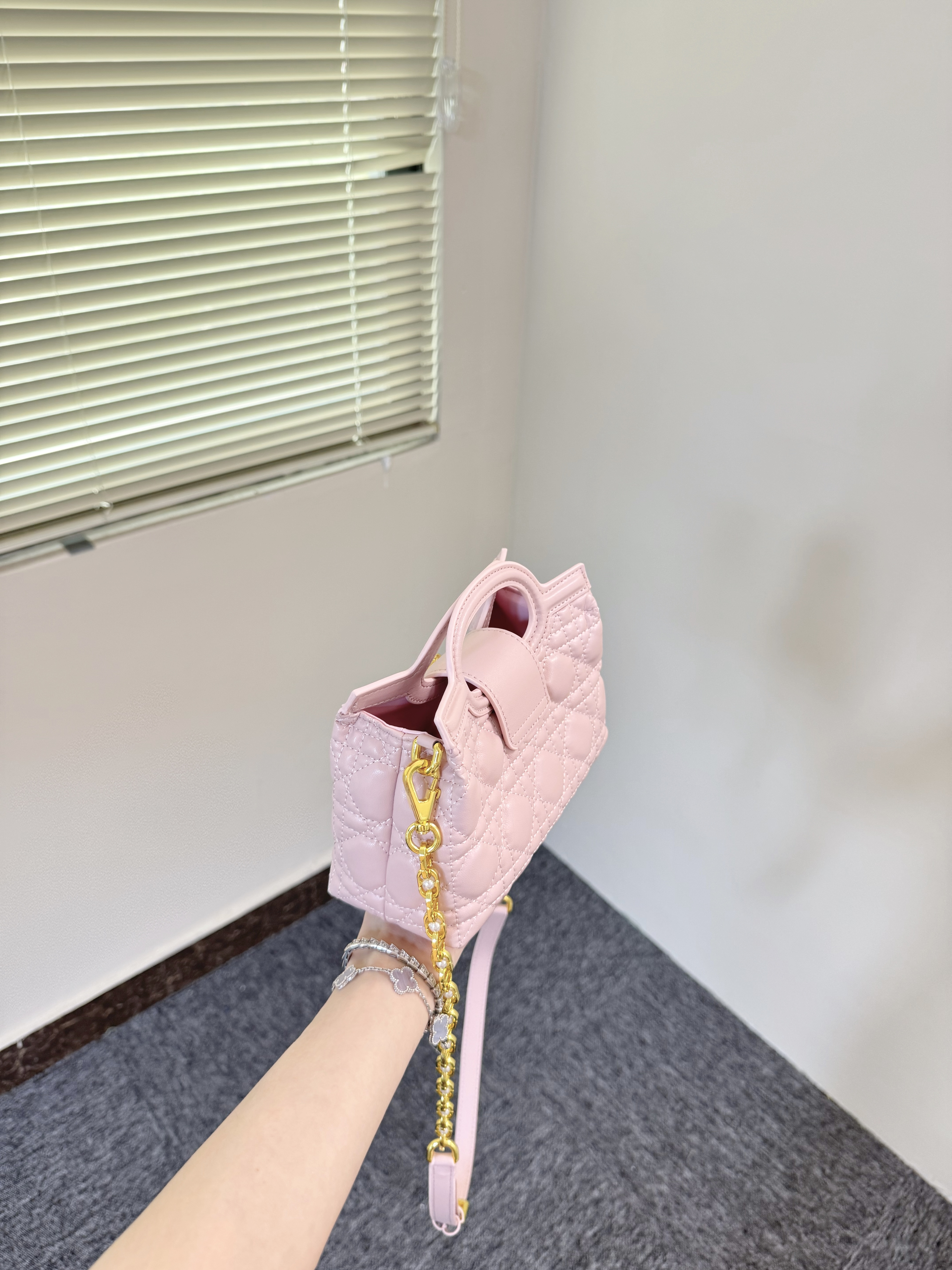 sister【jolie手袋】腾格精致小手提包（无公仔挂件）