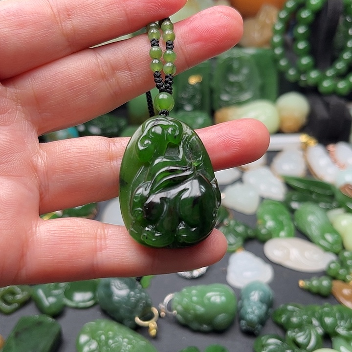 Z***/和田玉未镶嵌颈饰