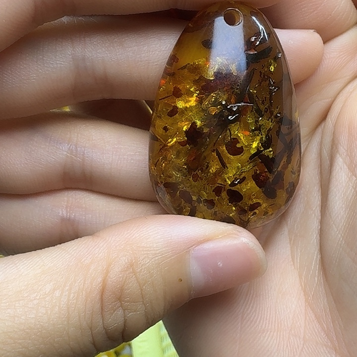 琥珀未镶嵌珠宝奇石