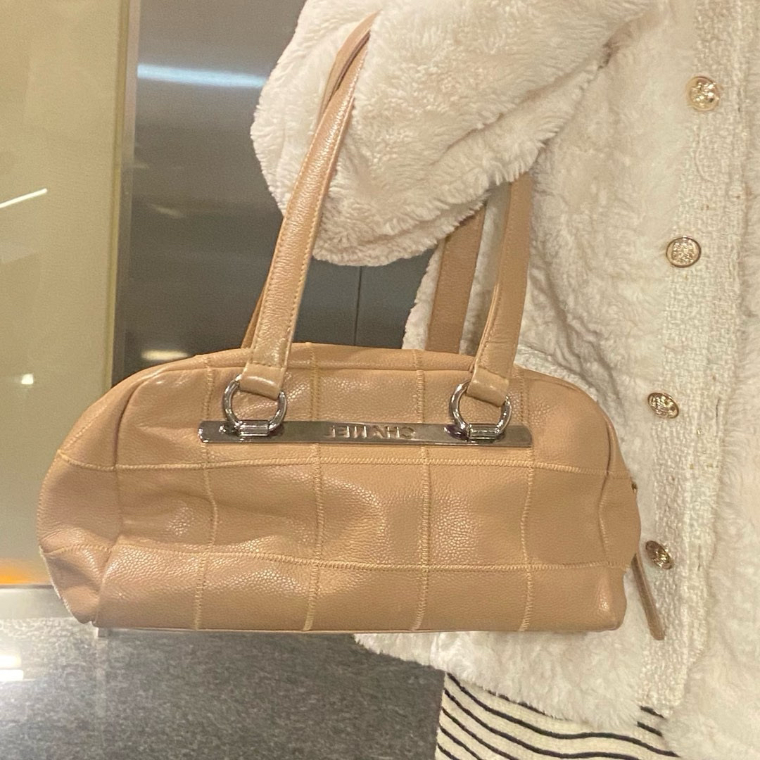 95新 Chanel/香奈儿 chanel奶茶色镂空字母单肩手提包