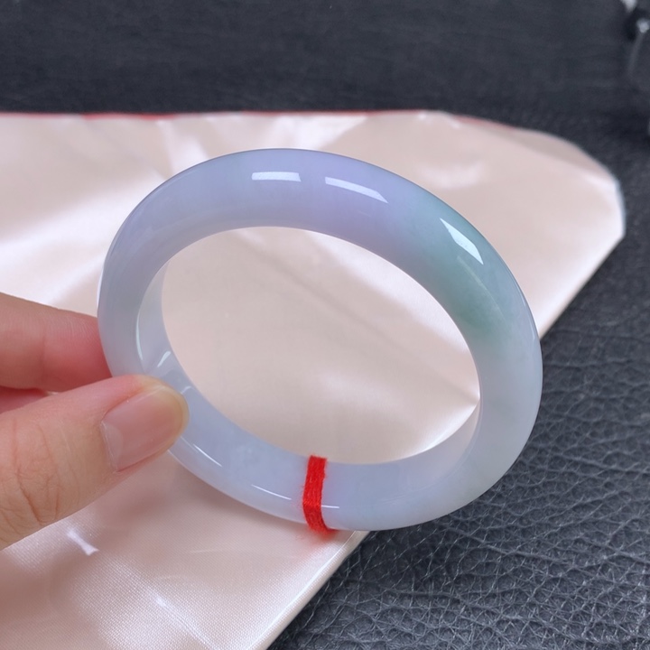 翡翠未镶嵌手镯  