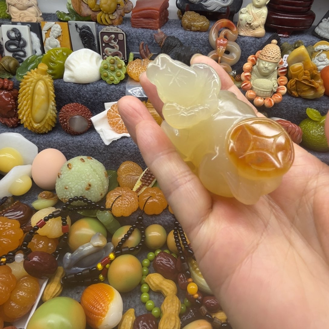 石材玛瑙雕刻手把件牛