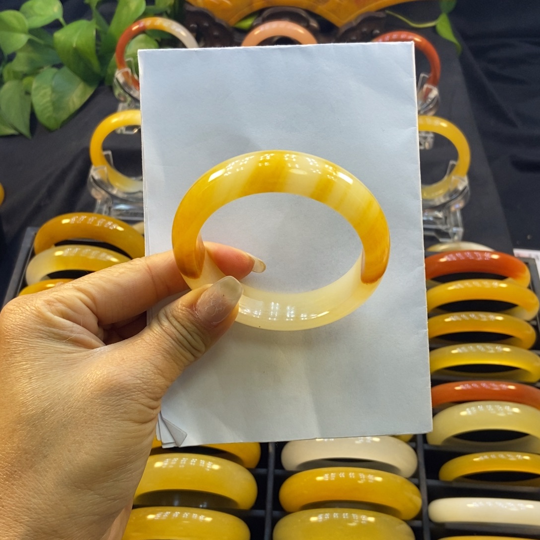 柒***夏石英质玉（黄龙玉）未镶嵌手镯阳阳