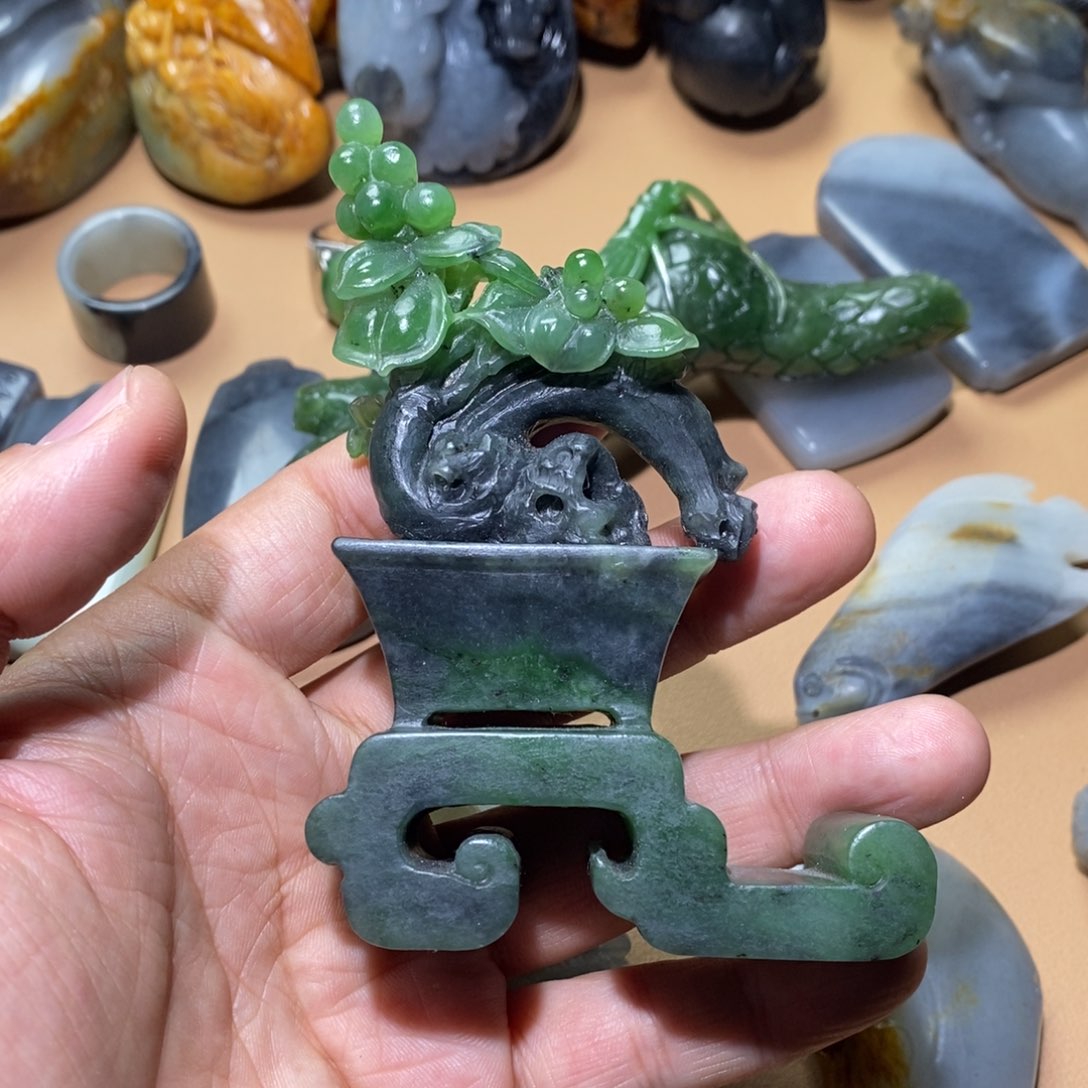 和田玉摆件未镶嵌紫**来