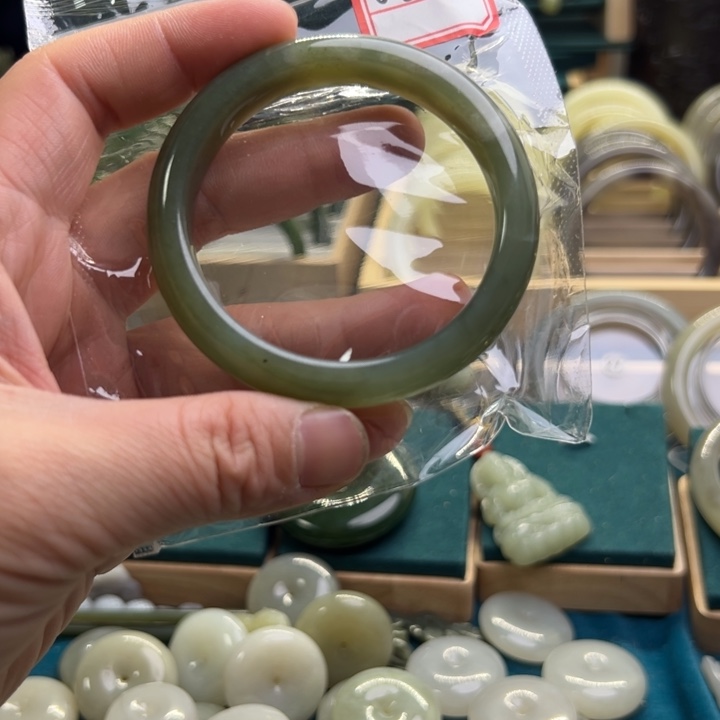 和田玉手镯未镶嵌53.9圈围0088