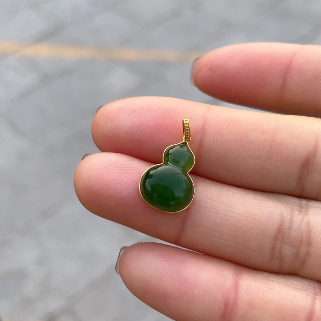 和田玉颈饰18K金镶嵌