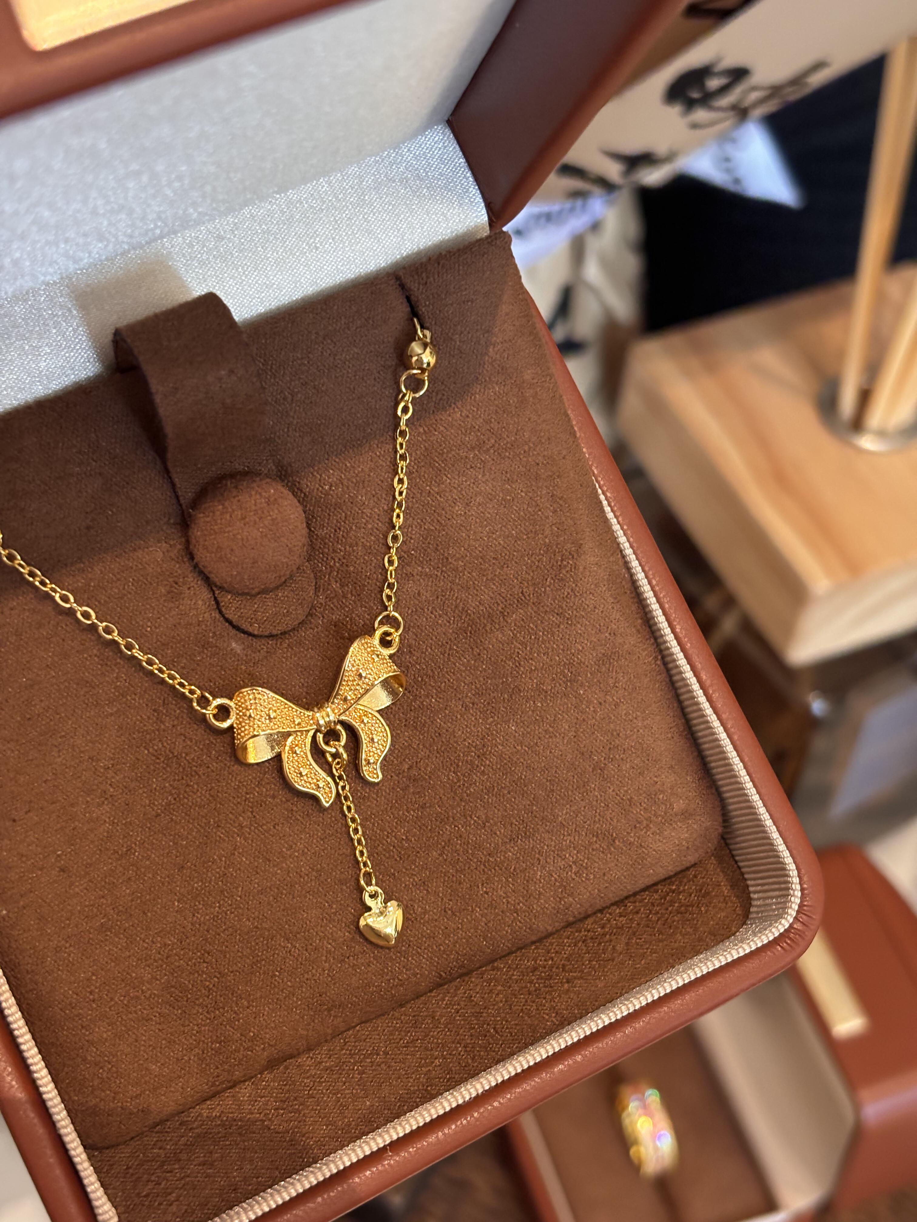 天总专属-在逃公主蝴蝶结爱心项链