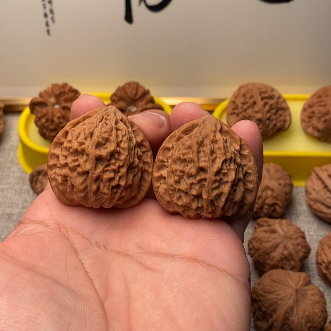 果***条吊坠文玩核桃40金牛