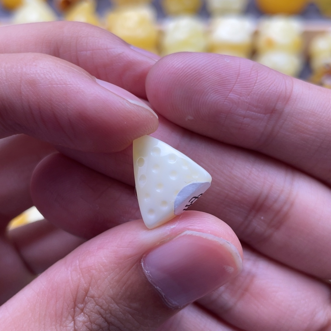 琥珀未镶嵌裸石蜜蜡