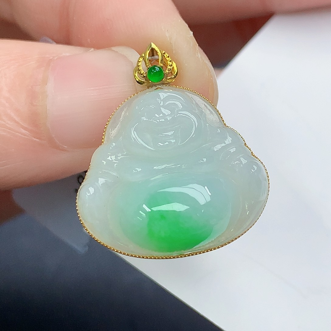 颈饰18K金镶嵌翡翠