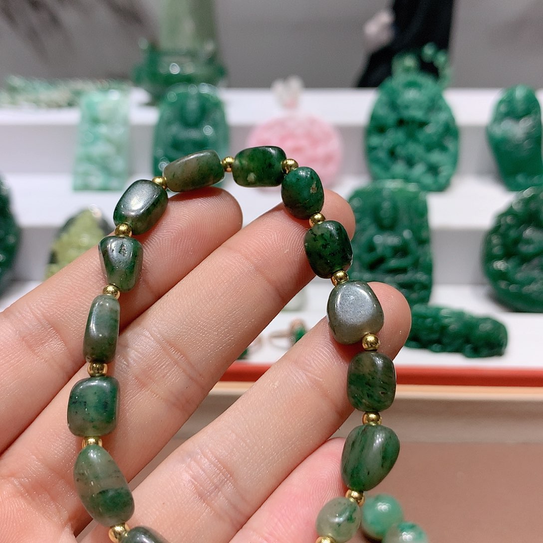 独山玉挂件未镶嵌