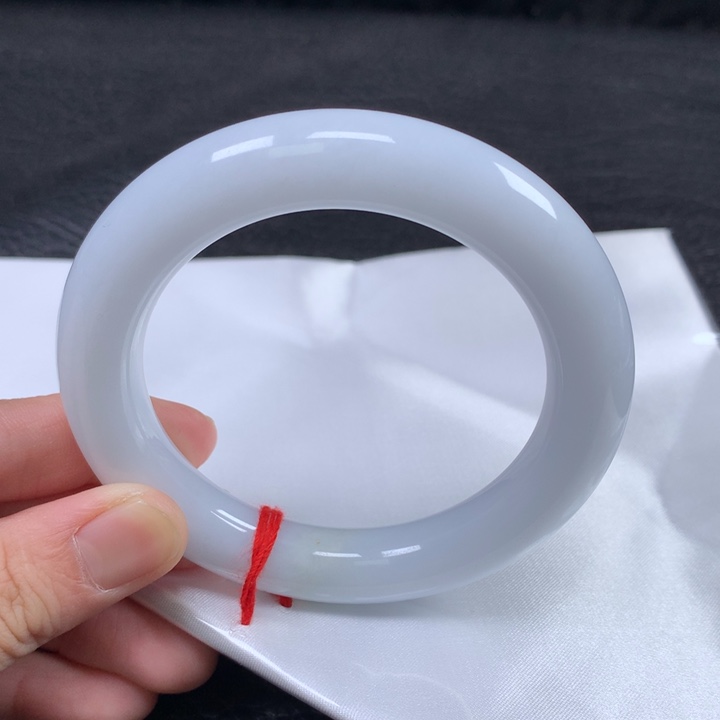 翡翠未镶嵌手镯（圆镯）