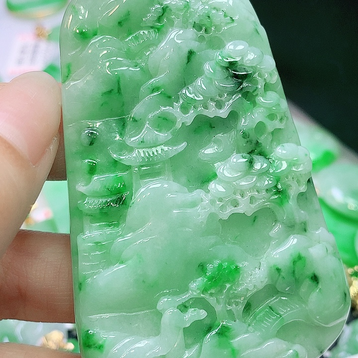 翡翠未镶嵌颈饰翡翠