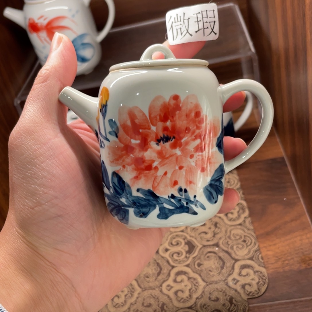 釉下手绘茶具微瑕