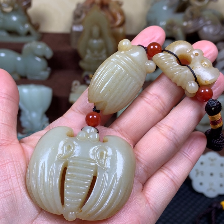 鲍***鲍和田玉未镶嵌挂件