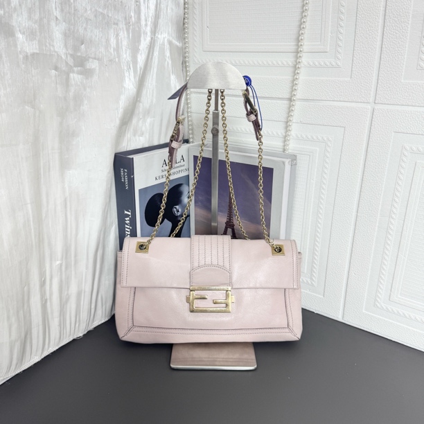 95新 FENDI/芬迪 95新 粉金链条法棍包