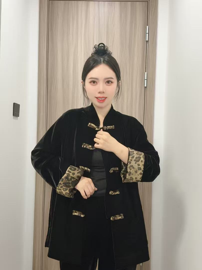【韩寒服饰】--08秋季新款豹纹新中式国风一字盘扣宽松洋气女外套
