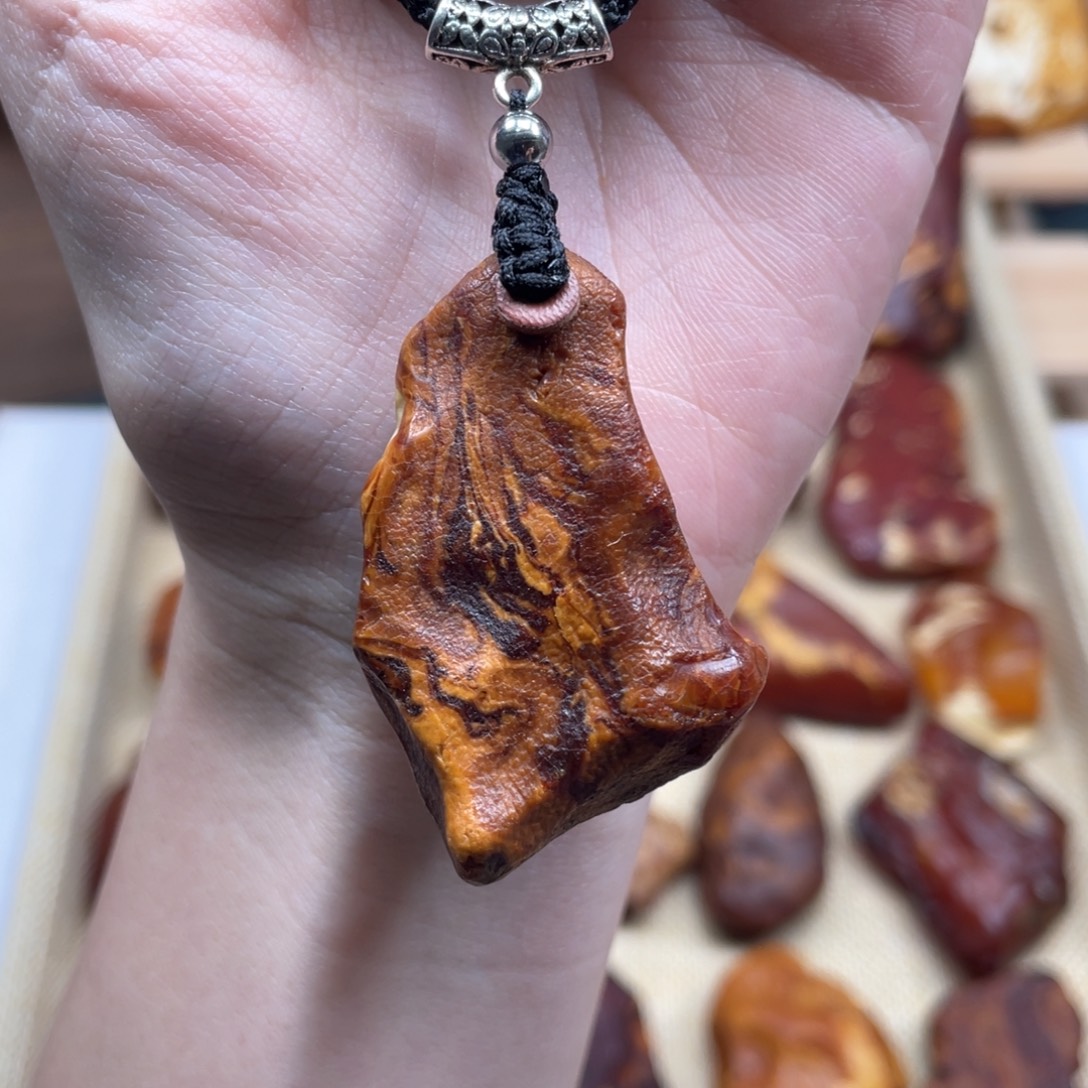 琥珀未镶嵌珠宝奇石